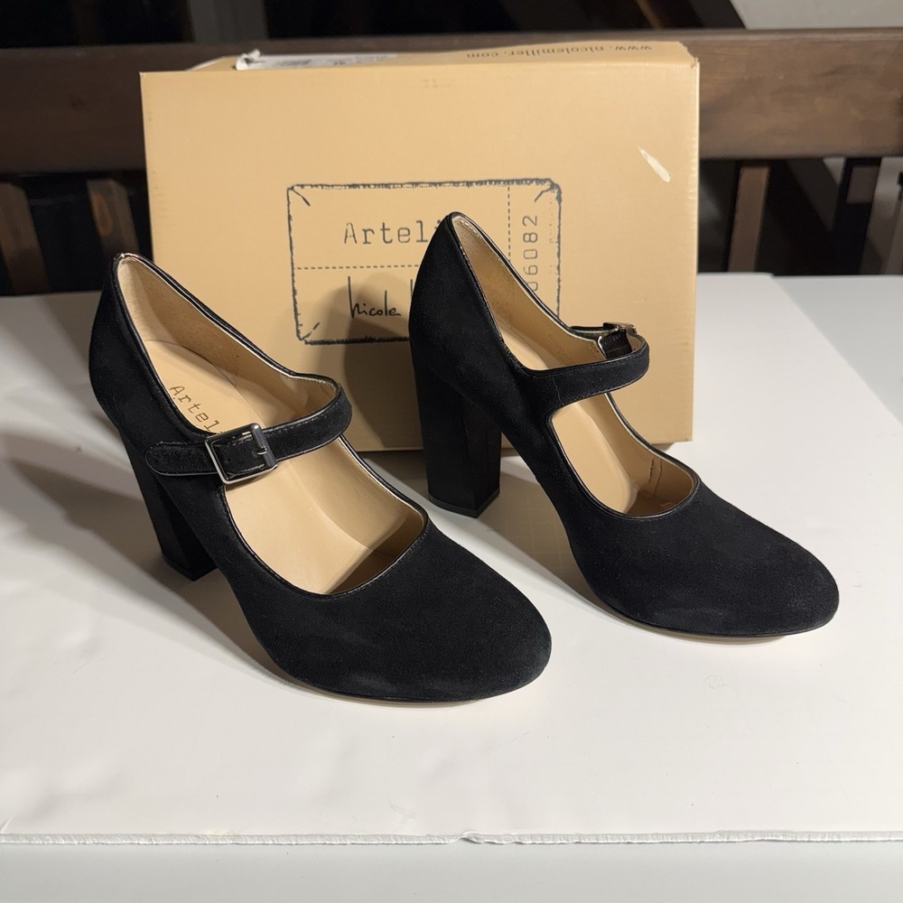 Nicole Miller Artelier Marion Black Suede Mary Jane Heels WMNS 6 1/2M